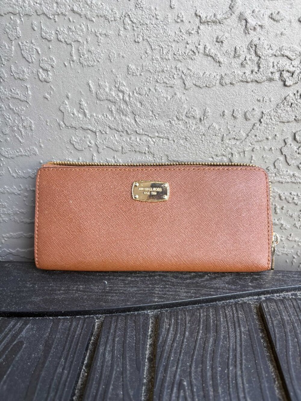 Michael Kors Jet Set Travel Brown Saffiano Leather Zip-Around Continental Wallet